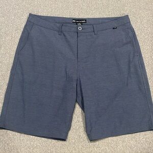 Travis Mathew Beck blue shorts, size 38.
